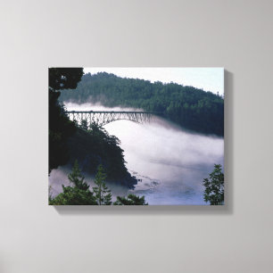 Toile Brouillard dérivant sous le pont Deception Pass à