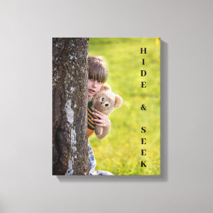 Toile CACHER & RECHERCHER Petite fille avec ours en pelu