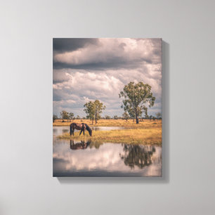 Toile Cheval d'étang sous un ciel orageux - Réflexion ar