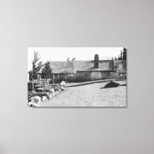 Toile Cloud Casquette Inn at Mt. Hood, Oregon Photograph