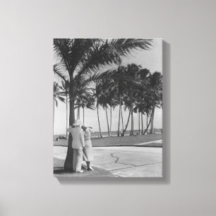 Toile Couples se tenant sous l'arbre