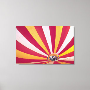 Toile Des gens remplissent une montgolfière, Fort Colli