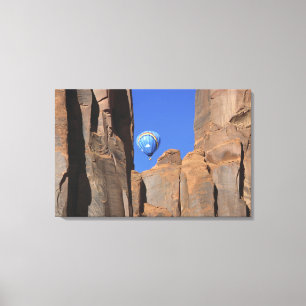 Toile États-Unis, Utah, Monument Valley. Une montgolfièr