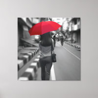 Femme avec parapluie rouge noir et blanc