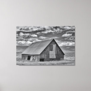 Toile Fermes   BW American Flag Barn Scene