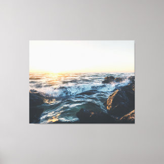 Toile Golden Sunset Ocean Waves on Rocks Serene Seascape