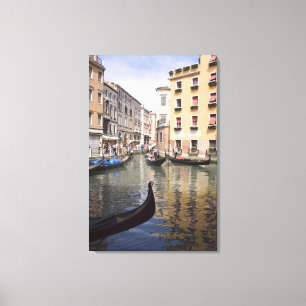 Toile Gondoles dans un canal, Venise, Italie