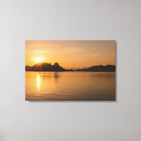 Île de Komodo au coucher du soleil