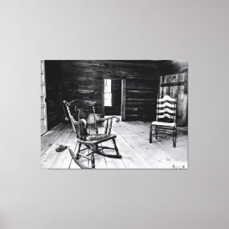 Toile Intérieur en bois rustique avec chaises vides