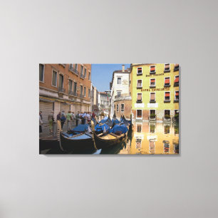 Toile Italie, Venise, gondoles amarrées le long d'un can