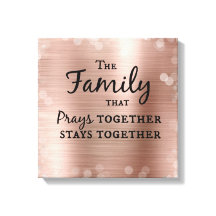 La famille qui prie ensemble reste unie
