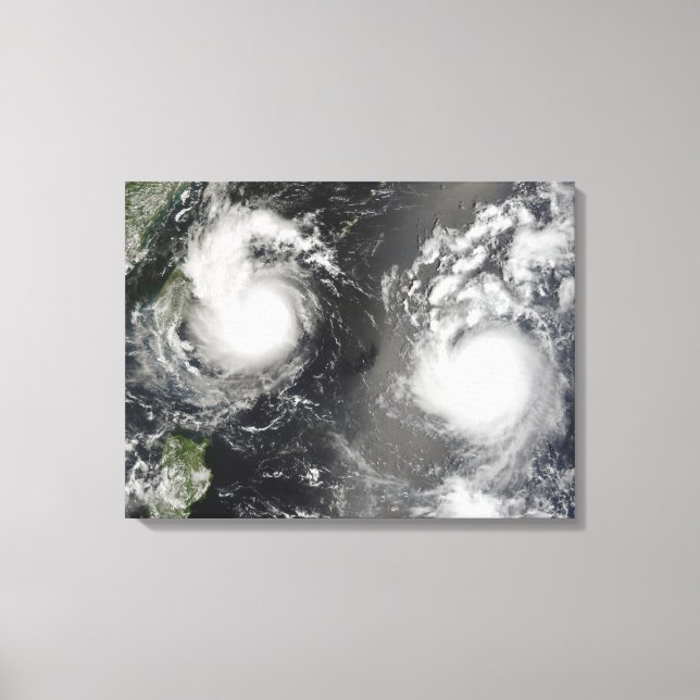 Toile Le typhon Saomai et la tempête tropicale Bopha (Recto)