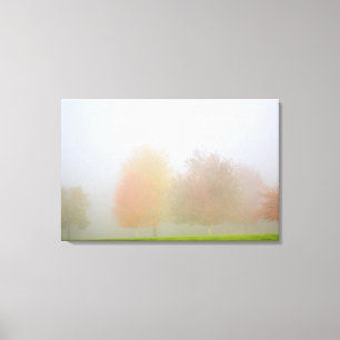 Toile Les arbres tombants noyés dans la brume