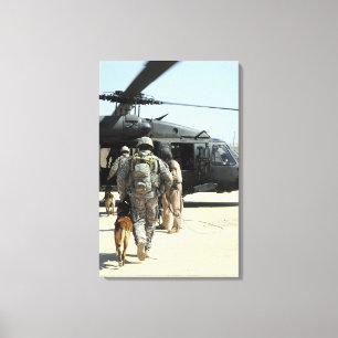 Toile Les maitres-chien de chien d'utilité militaires