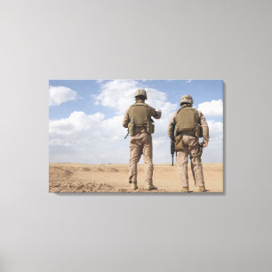 Toile Les marines balayent l'horizon pour l'activité