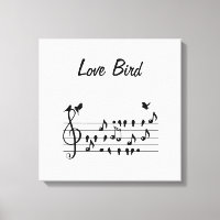 Oiseaux de chanson d'amour sur une portée musicale