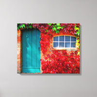 Porte Turquoise pittoresque avec feuilles d'automn