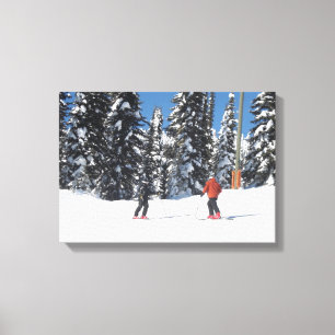 Toile Skieurs sur une montagne avec des arbres couverts