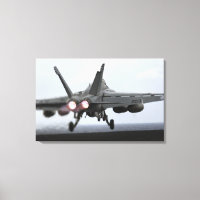 Un F/A-18E Super Hornet lance