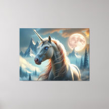 Unicorne mystique dans les montagnes enchantées