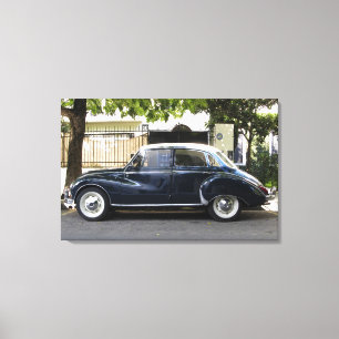 Toile Vieille mais très bien entretenue voiture Audi.