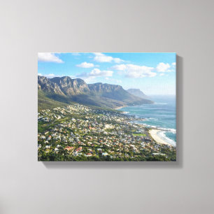 Toile vue aérienne de montagne avec bord de mer