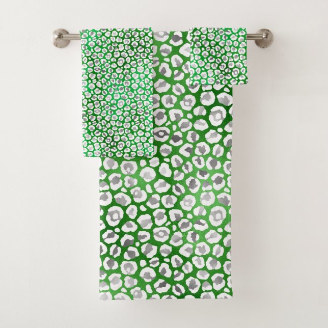 TOILETTE DE SALLE DE BAINS BLANCHE VERTE ET ÉTONNA (En situation)