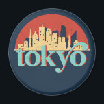 Tokyo Japan City Skyline Retro Art Magnet<br><div class="desc">Vintages und retro City Design mit wunderschöner Skyline, touristischer Attraktion und Stadtbild. Cooler Wolkenkratzer und Gebäude Silhouette Illustrationen für Touristen und Reisende. Ideal als Souvenir, um Zuhause zu bringen, wenn Sie durch die Welt reisen. Rett die Erinnerung an deine Reise und Ferien mit Familie und Freunden. Die Hintergrundfarbe kann auf...</div>