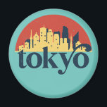 Tokyo Japan City Skyline Retro City Art Magnet<br><div class="desc">Vintages und retro City Design mit wunderschöner Skyline, touristischer Attraktion und Stadtbild. Cooler Wolkenkratzer und Gebäude Silhouette Illustrationen für Touristen und Reisende. Ideal als Souvenir, um Zuhause zu bringen, wenn Sie durch die Welt reisen. Rett die Erinnerung an deine Reise und Ferien mit Familie und Freunden. Die Hintergrundfarbe kann auf...</div>