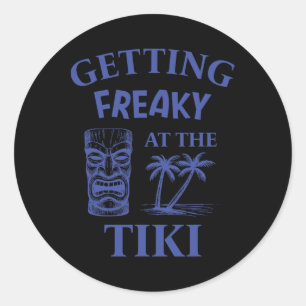 Tolles Feiern auf der Tiki-Luau-Ferieninsel Spaß Runder Aufkleber