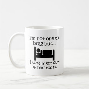 Tollpatschig aus dem Bett Lustiger Becher Kaffeetasse