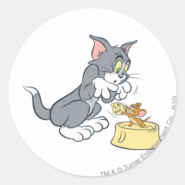 Tom und Jerry Fütterte die Katze Runder Aufkleber (Vorderseite)