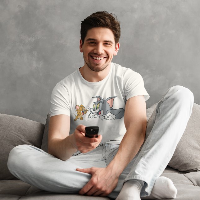 Tom und Jerry machen Gesichter T-Shirt (Man wearing t-shirt)