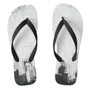 Tongs Arrière - plan sale de ville en noir et blanc