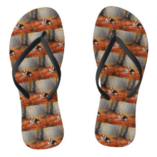 Tongs Beagle dans les feuilles d'automne qui tombent ins