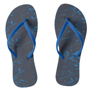 Tongs bleu moyen abstrait sur tongs noires