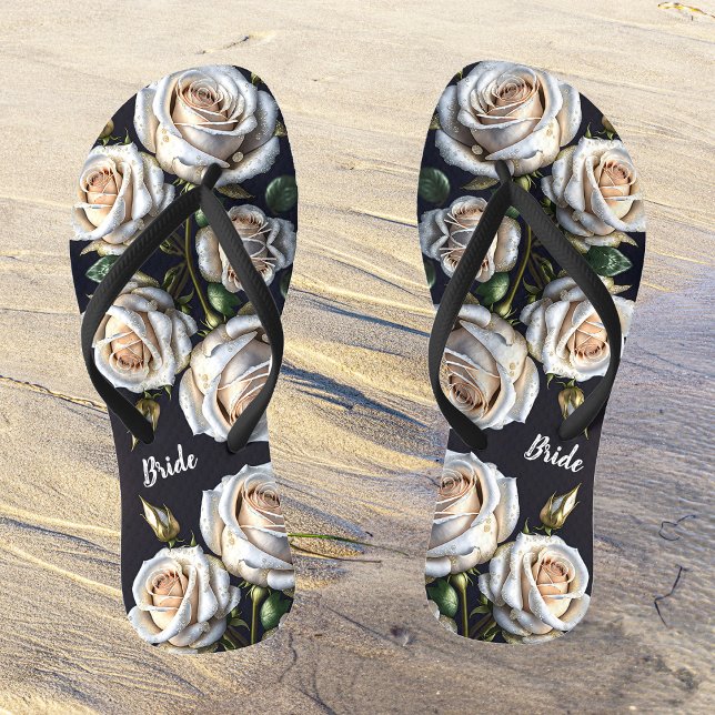 Tongs De magnifiques roses blanches aux détails dorés, m (Créateur téléchargé)