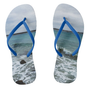 Tongs Des Vagues Sur L'Océan,