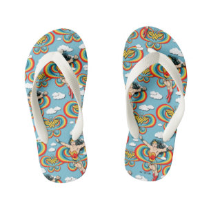 Tongs Enfants Wonder Woman, une femme qui vole haut Motif