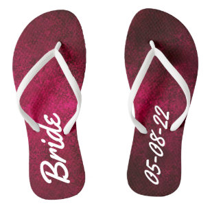 Tongs La mariée et la date tachetées de rouge rubis rose