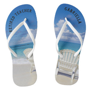 Tongs Plage De Professeur Retraitée Avec Chaises De Sabl