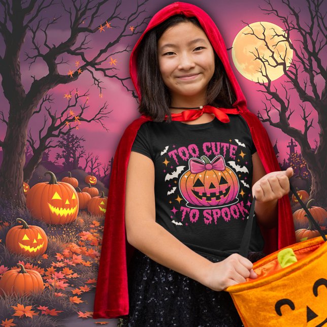 Too Cute to Spook Pink Coquette Halloween Pumpkin T-Shirt (Von Creator hochgeladen)