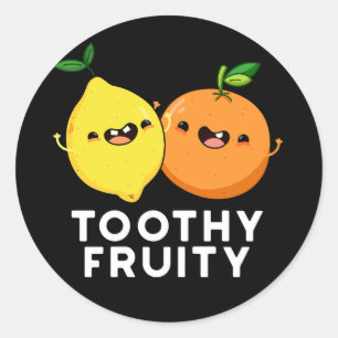 Toothy Fruity Funny Fruit Pun Dark BG Runder Aufkleber