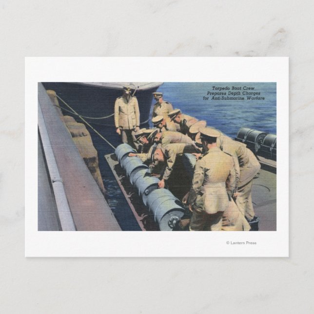 Topedo Boat Crew bereitet Tiefenladung vor - US-Ma Postkarte (Vorderseite)