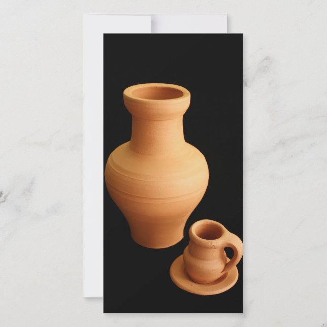 Töpferei auf schwarzem Hintergrund (Vorderseite)