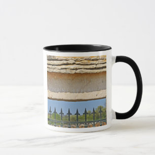 Tor und Schlussstein mit Montrachet verziert, Tasse