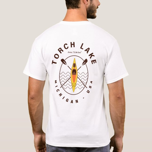 Torch Lake Michigan Kayaking Fischen Souvenirs 80e T-Shirt (Rückseite)
