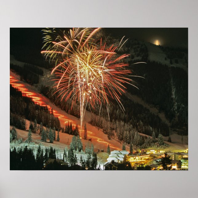 Torchlight-Parade und Feuerwerk im Winter Poster (Vorne)