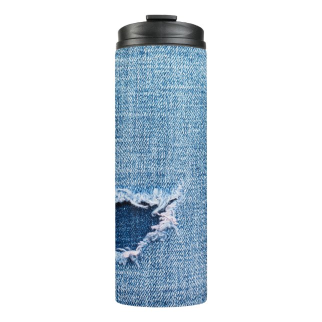Torn denim Stoff Textur, blaue Farben. Thermosbecher (Vorderseite)