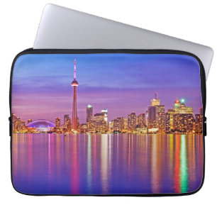Toronto-Skyline bei Dämmerung Laptopschutzhülle